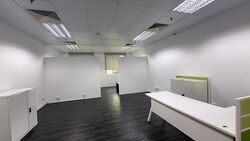 BURLINGTON SQUARE (D7), Office #562512071